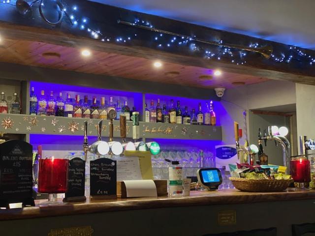 The Thelbridge Cross Inn Crediton Exterior photo