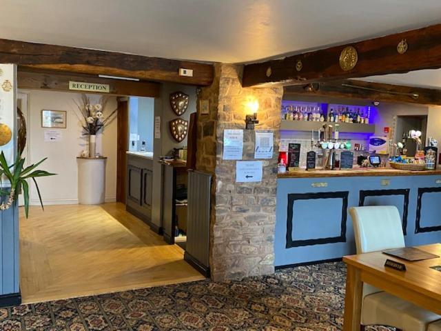 The Thelbridge Cross Inn Crediton Exterior photo